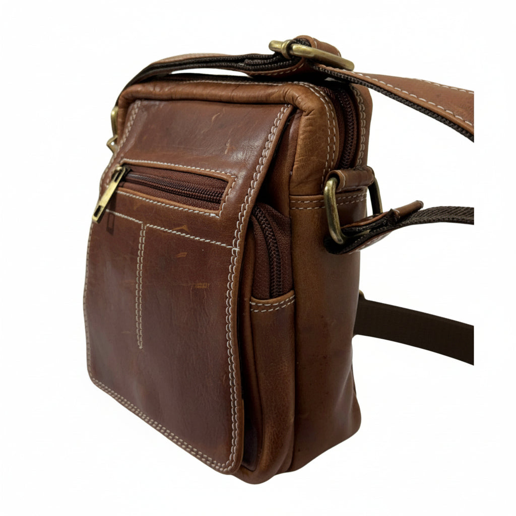 Hunter Oil Plup Leather Sling Bag