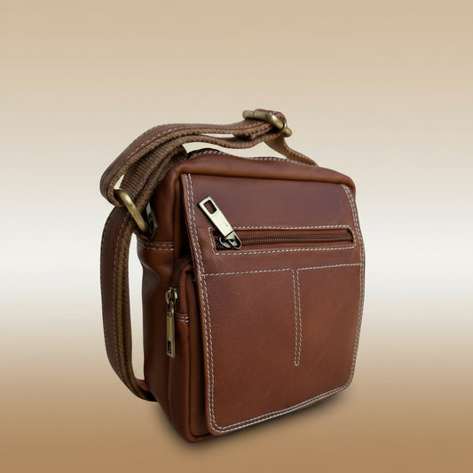 Hunter Oil Plup Leather Sling Bag